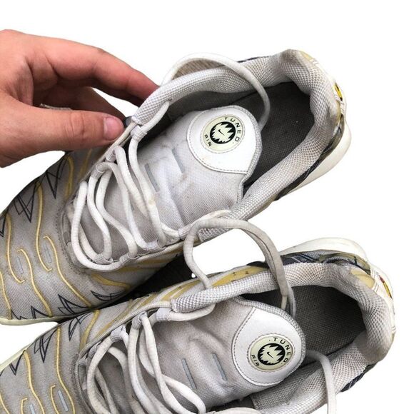 Rare 2018 Nike Air Max Plus La Requin White Size 10.5 - Picture 14 of 15